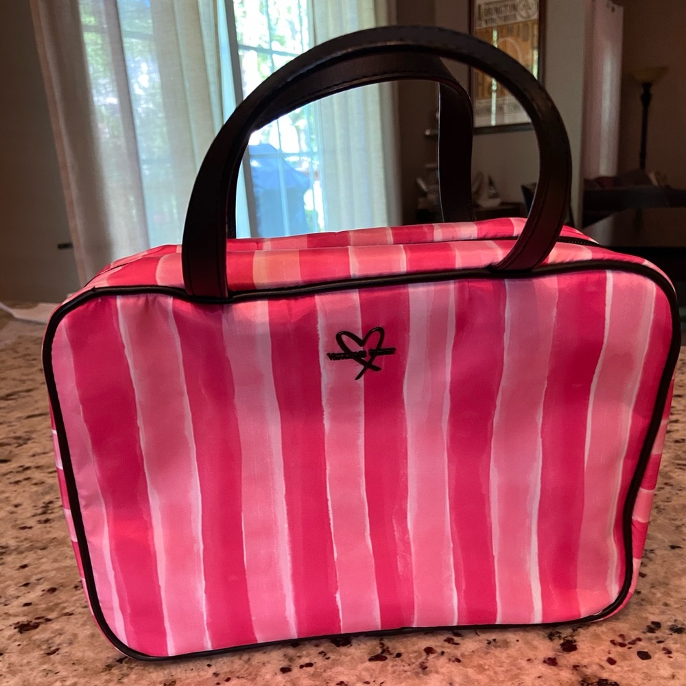 Victoria’s Secret Travel Bag